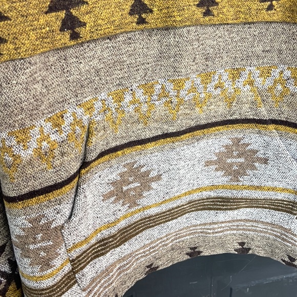 Hooded pullover! - Picture 3 of 10